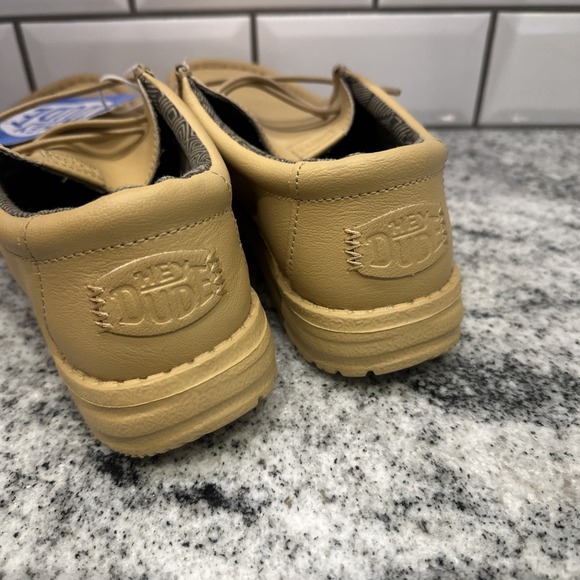 Hey‎ Dude Wally Youth Mono Leather Tan Loafers Shoes Size YT5 Comfort Casual New - Picture 4 of 8